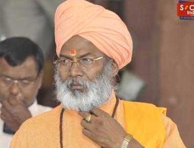 इस्लाम में महिलाओं को पैर की जूती समझा जाता है: साक्षी महाराज