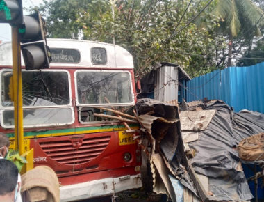 बेस्ट बसला अपघात; चालकाला हृदयविकाराचा झटका