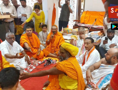 साधू, महंत यांच्यातच राडा, धर्मसभा बनली आखाडा